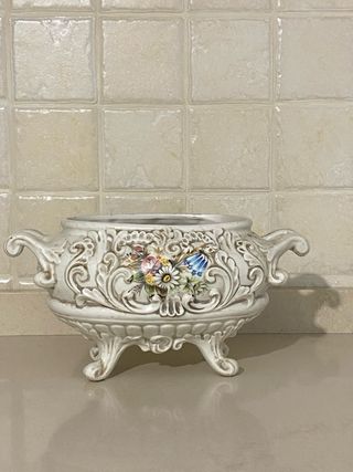 Vaso antico in porcellana
