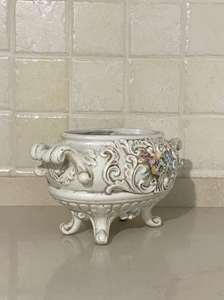 Vaso antico in porcellana