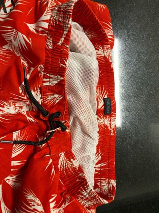 Bañador rojo y blanco IKKS para niño. Talla 14años