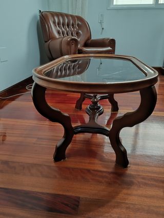 Mesita de centro de madera y cristal