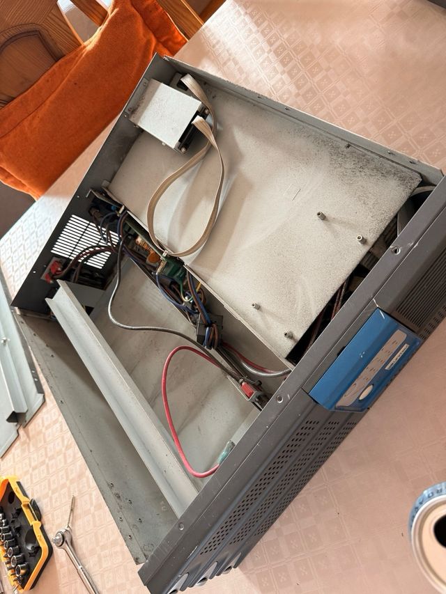 SAI UNITEK Omega 2000TR – 2000VA / 1400W