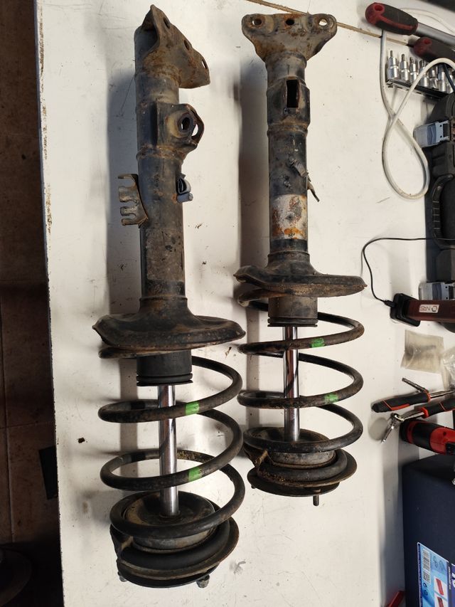 Amortiguadores delanteros BMW e36