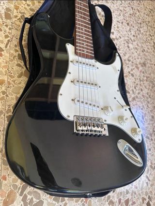 Guitarra eléctrica Sonora Stratocaster negra