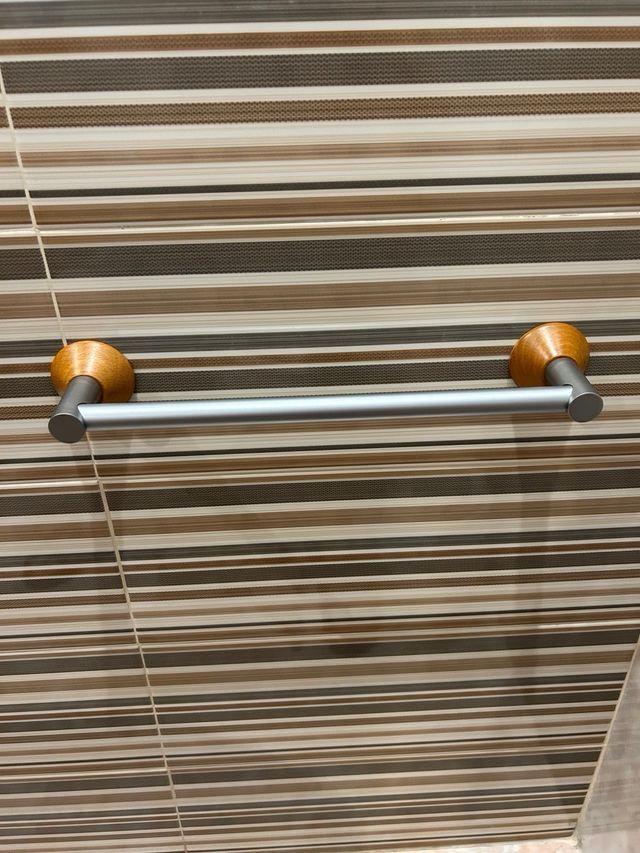 Accesorios de baño - Madera y metal