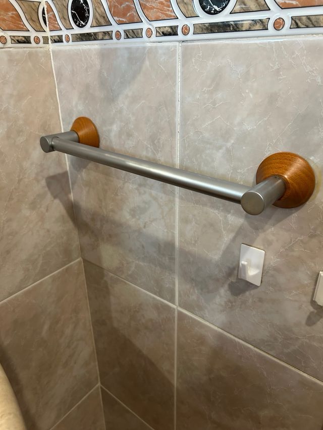 Accesorios de baño - Madera y metal