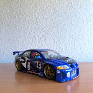 Mitsubishi Lancer Evo VIII Escala 1:24