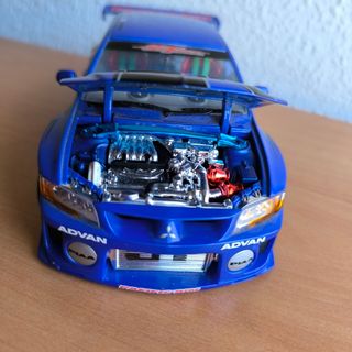 Mitsubishi Lancer Evo VIII Escala 1:24