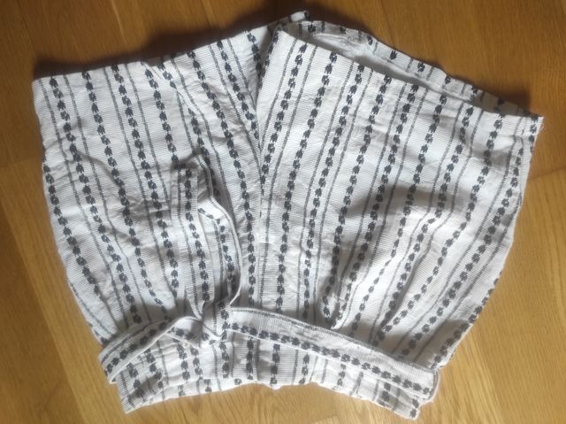 Shorts Promod rayas blancas y negras