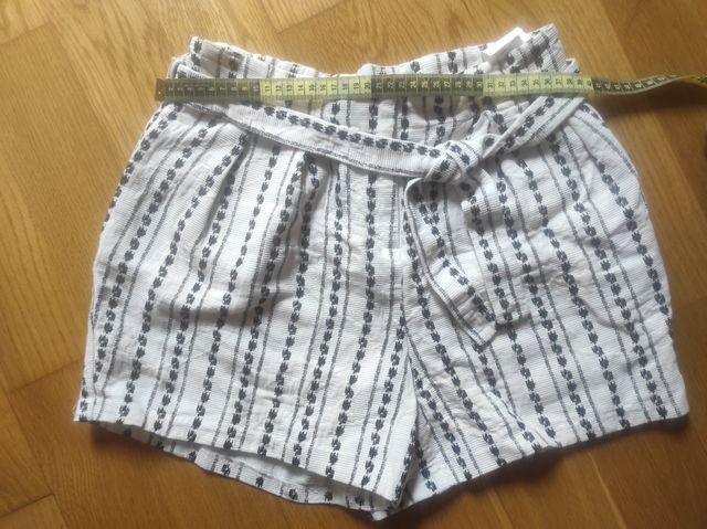 Shorts Promod rayas blancas y negras