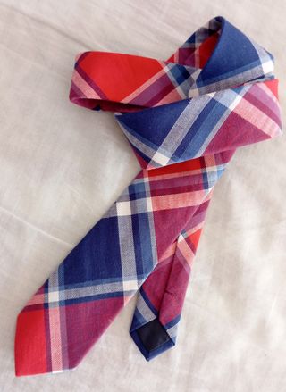 CORBATA DE CUADROS.