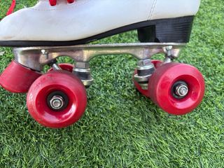 Patines Skater blancos y rojos, talla 36
