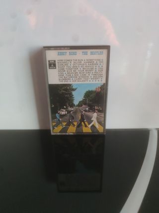 2 Casetes Beatles: Abbey Road & 1967-70