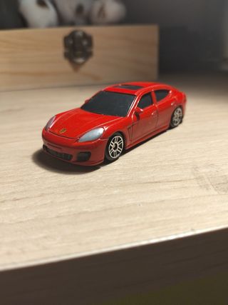 Coches miniatura 1:64