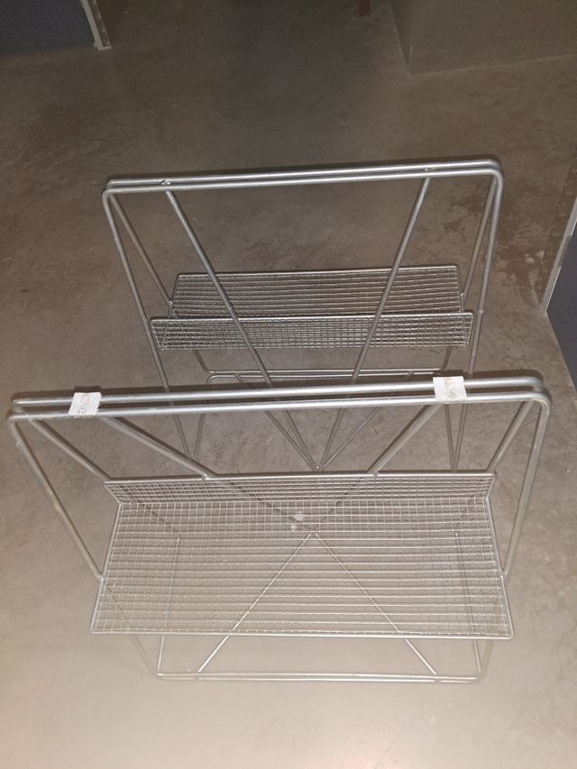 2 Soportes metálicos para pupitre