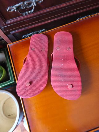 Chanclas rojas verano, se regala vestido