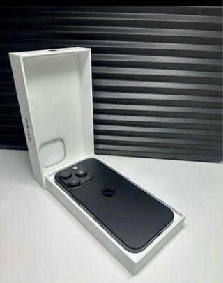 iPhone 16 Pro Negro - Como Nuevo