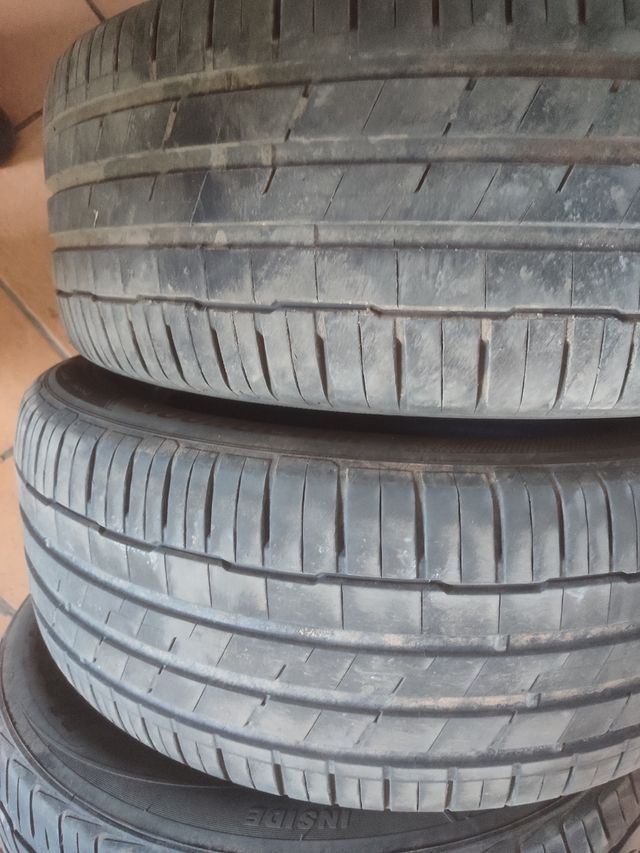 4 Neumáticos 235/55/18 104W