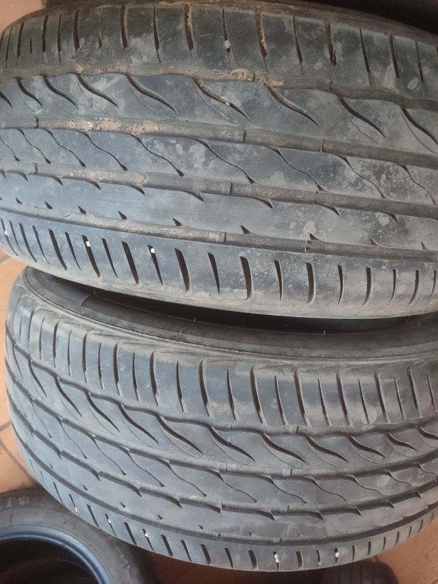 4 Neumáticos 235/55/18 104W