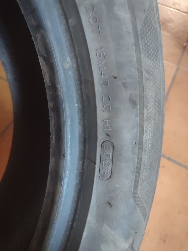 4 Neumáticos 235/55/18 104W