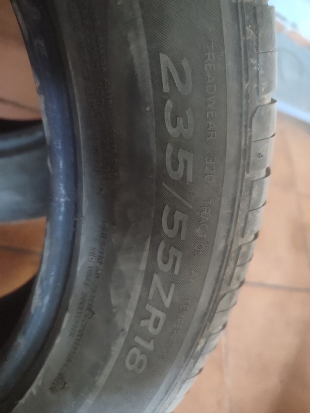 4 Neumáticos 235/55/18 104W