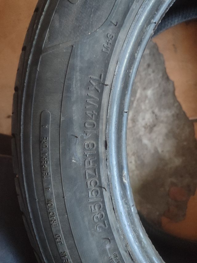 4 Neumáticos 235/55/18 104W