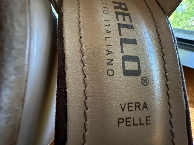 Sandalias Pittarello beige tacón