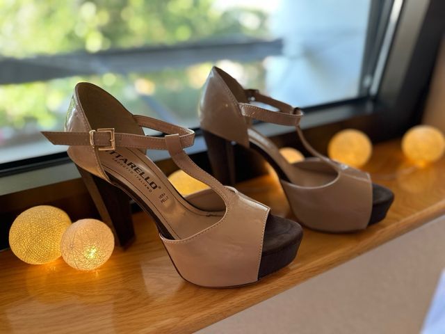 Sandalias Pittarello beige tacón