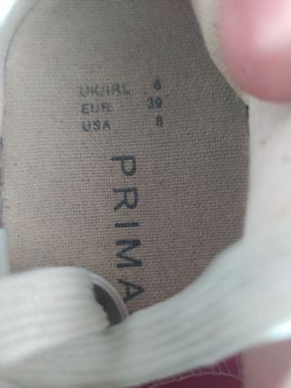 Zapatillas rojas Converse usadas