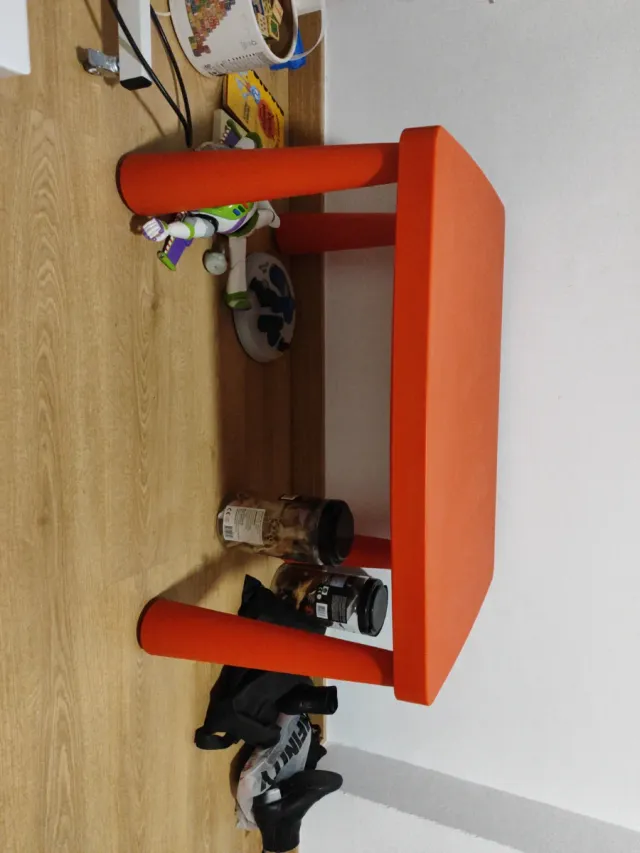 Mesa infantil Ikea roja