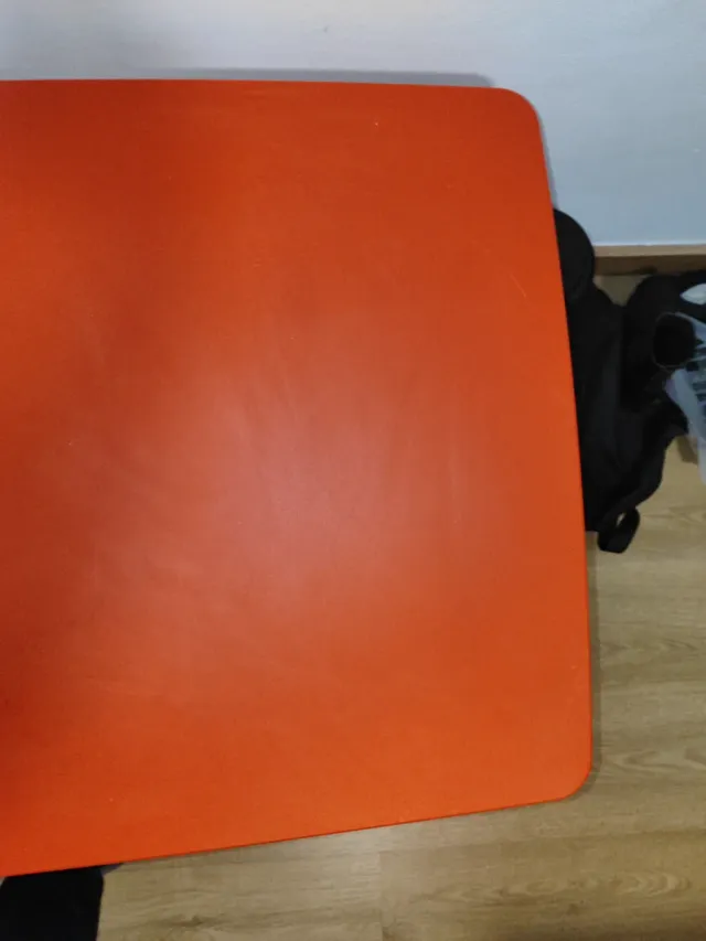 Mesa infantil Ikea roja