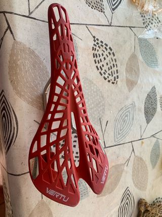 Sillín bici Vertu rojo