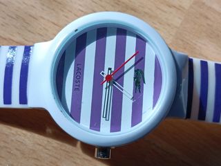 Reloj Lacoste blanco y morado