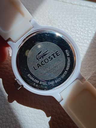 Reloj Lacoste blanco y morado