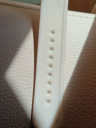 Reloj Lacoste blanco y morado