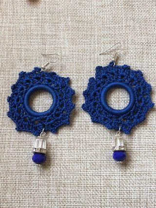 Orecchini uncinetto blu