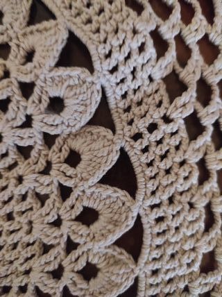 Centrotavola uncinetto beige