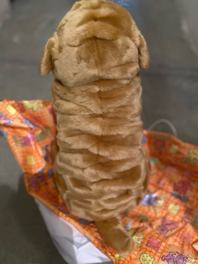 Peluche perro raza sharper