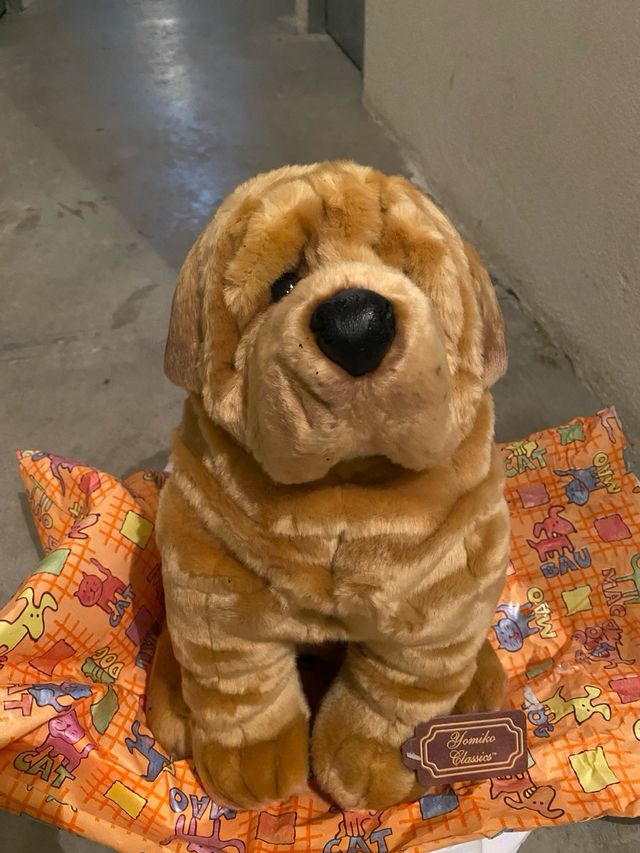 Peluche perro raza sharper