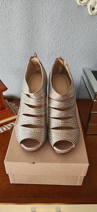 Sandalias novia color champagne pedrería talla 36