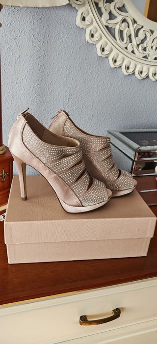 Sandalias novia color champagne pedrería talla 36
