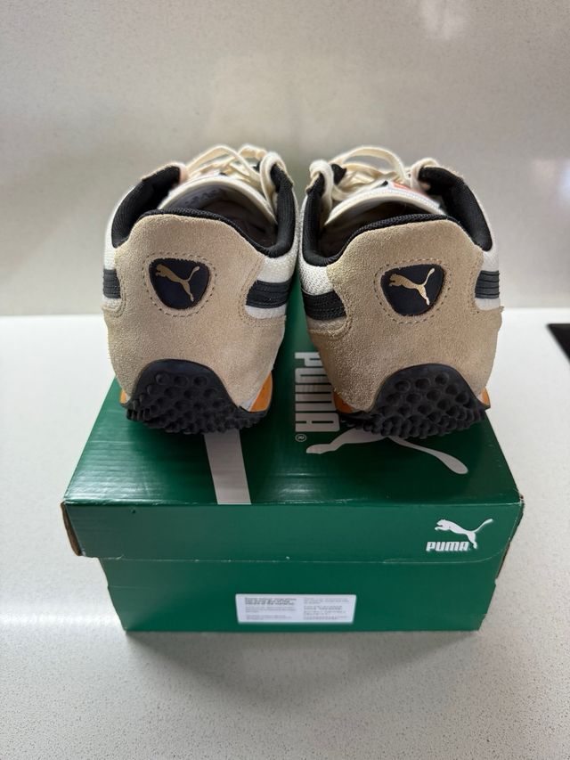 Zapatillas Puma casual beige-negro