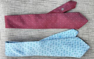 6 Corbatas Loewe : azules, Lila y rojas.