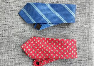 6 Corbatas Loewe : azules, Lila y rojas.