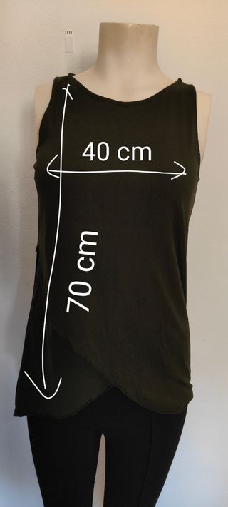 Top Stradivarius verde oscuro sin mangas