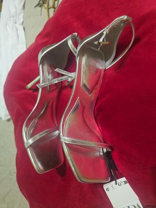 Sandalias Zara Plata 36