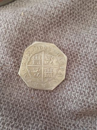 Moneda 8 reales 1682