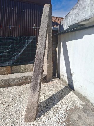 Postes piedra granito
