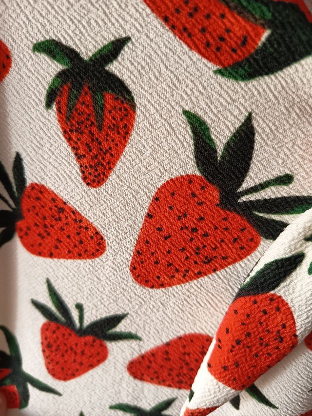 Vestido fresas Compañía Fantástica