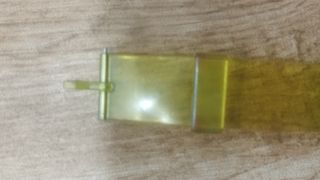 Reloj verde y amarillo