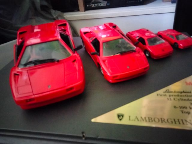 Lamborghini Diablo Maisto - 4 carros em escala